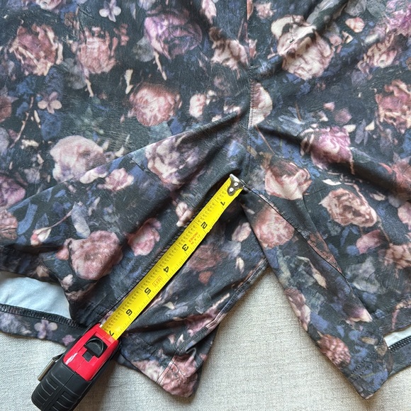 Lululemon mens shorts - Picture 5 of 5